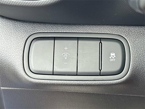 Used 2023 Hyundai Venue SE image 18