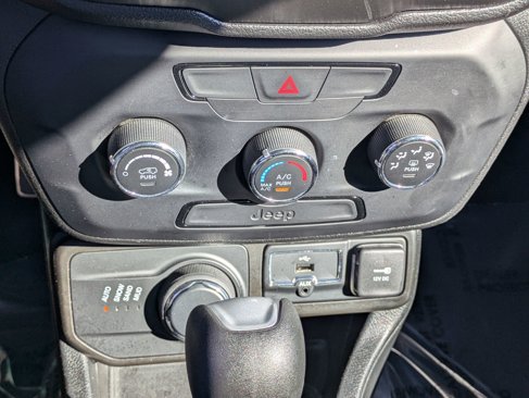 Used 2020 Jeep Renegade Sport image 14