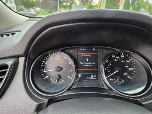 Used 2020 Nissan Rogue SV image 21