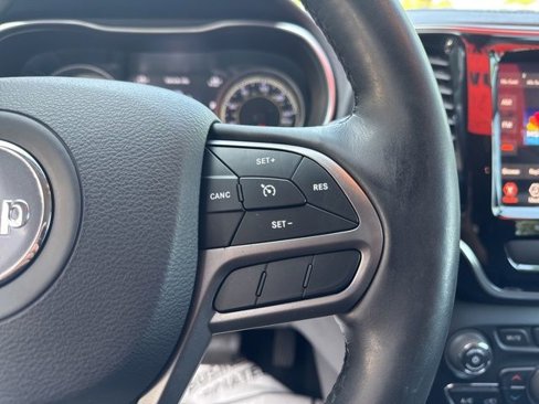 Used 2019 Jeep Cherokee Limited image 14