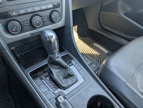Used 2014 Volkswagen Passat Wolfsburg Edition image 13