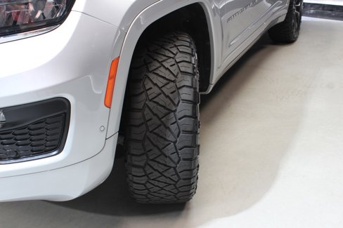 Used 2021 Jeep Grand Cherokee L Overland w/ Advanced Protech Group III image 14