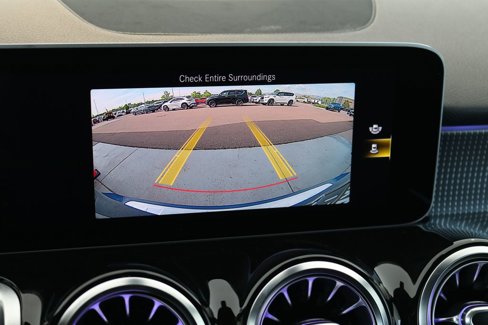 Used 2021 Mercedes-Benz GLB 250 4MATIC image 39