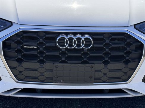Used 2022 Audi Q5 2.0T Premium w/ Convenience Package image 11