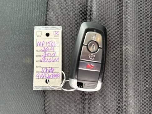 Used 2019 Ford Fusion SE image 27