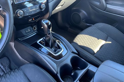 Used 2018 Nissan Rogue S image 14