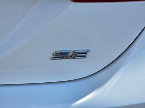 Used 2021 Toyota Camry SE image 14