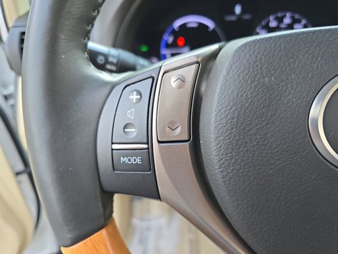 Used 2015 Lexus RX 450h AWD image 17