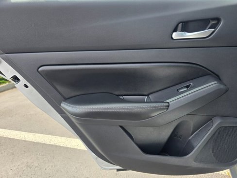 Used 2022 Nissan Altima 2.5 SV image 38