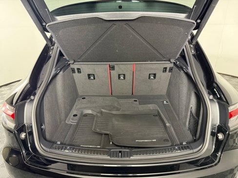 Certified 2021 Porsche Macan S image 17