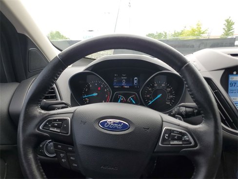 Used 2017 Ford Escape Titanium image 11