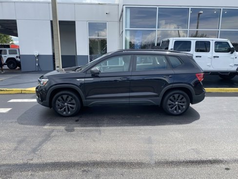 Used 2022 Volkswagen Taos S image 5
