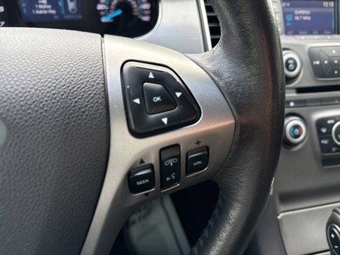 Used 2015 Ford Taurus SEL image 19