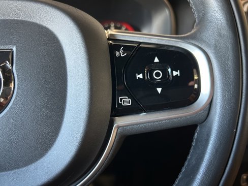 Used 2019 Volvo XC90 T6 Momentum w/ Advanced Package image 14