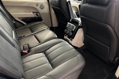Used 2013 Land Rover Range Rover HSE image 31