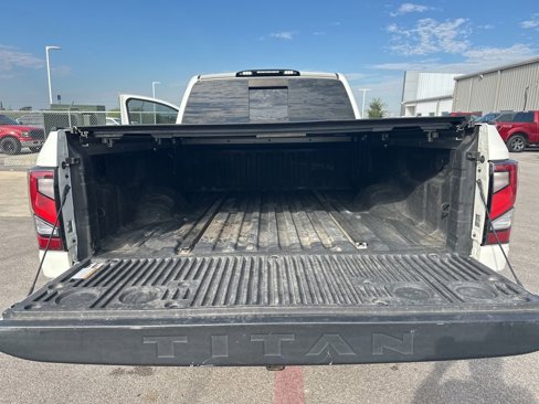 Used 2020 Nissan Titan SL w/ Moonroof Package image 39