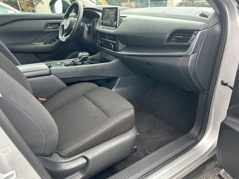 Used 2024 Nissan Rogue S image 33