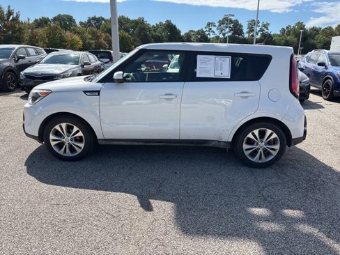 Used 2016 Kia Soul + image 9
