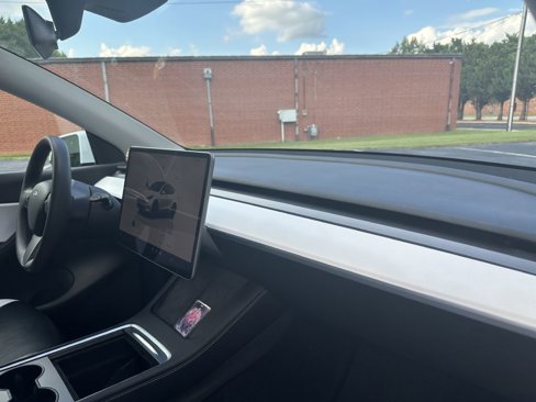 Used 2022 Tesla Model Y Performance image 26