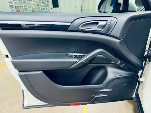 Used 2011 Porsche Cayenne image 27