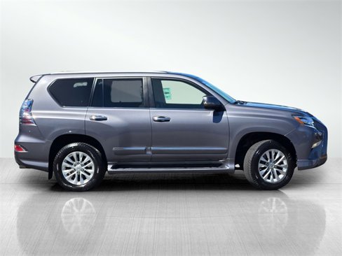 Used 2017 Lexus GX 460 image 3