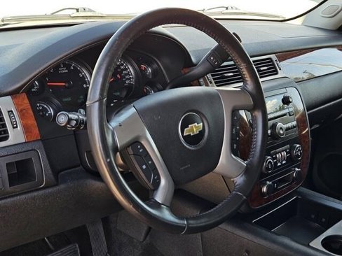 Used 2013 Chevrolet Suburban LS image 16