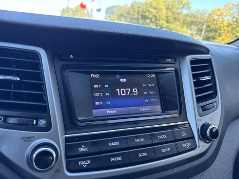 Used 2017 Hyundai Tucson SE image 18