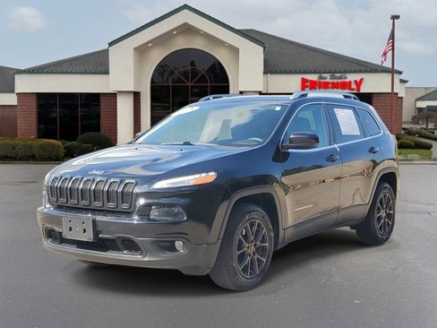 Used 2018 Jeep Cherokee Latitude w/ Safety Group image 2