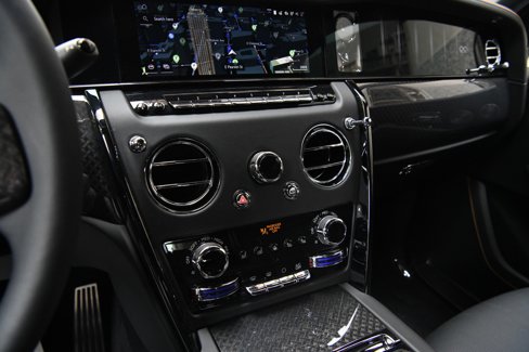 New 2025 Rolls-Royce Cullinan Black Badge image 18