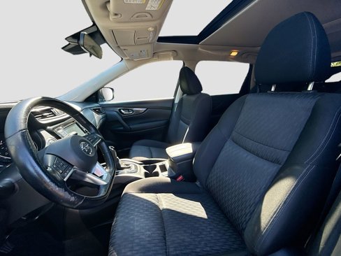 Used 2020 Nissan Rogue SV w/ Sun & Sound Touring Package image 21