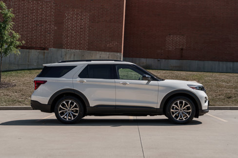 Used 2020 Ford Explorer ST w/ Premium Technology Package image 3