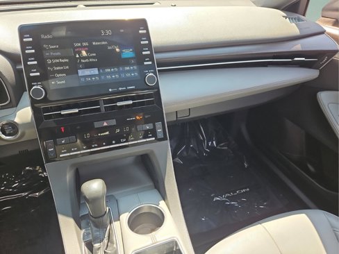 Used 2019 Toyota Avalon XLE image 14