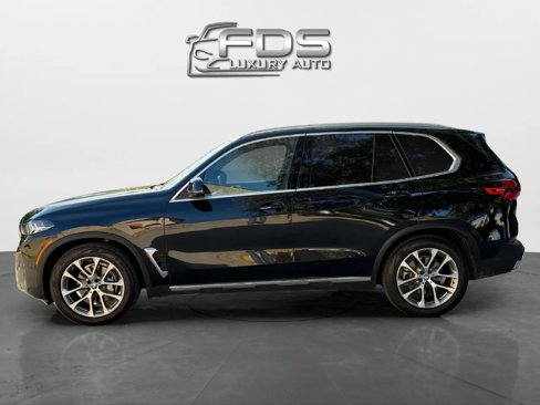 Used 2024 BMW X5 xDrive40i w/ Parking Assistance Package image 2