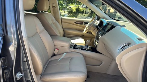 Used 2015 Nissan Pathfinder SL w/ SL Tech Package image 12