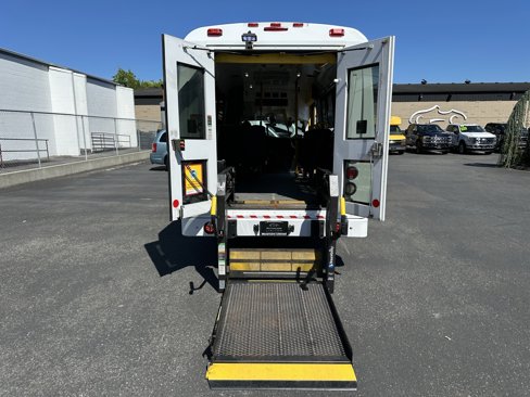 Used 2014 Chevrolet Express 3500 image 7