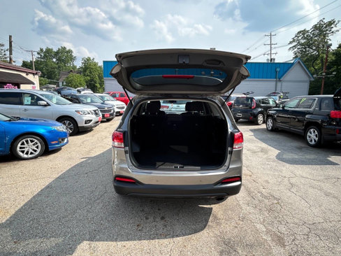 Used 2016 Kia Sorento LX w/ LX Convenience Package image 11