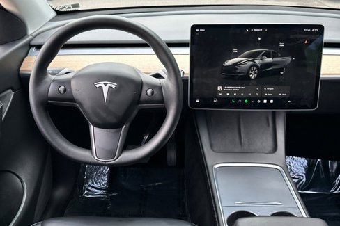 Used 2022 Tesla Model Y Long Range image 23