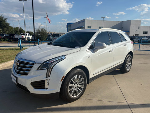 Used 2018 Cadillac XT5 Luxury w/ Driver Awareness Package image 4