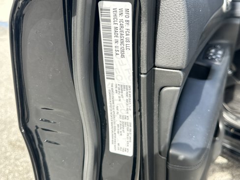 Used 2022 Jeep Grand Cherokee Laredo X image 39