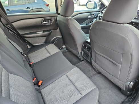 Used 2024 Nissan Rogue SV image 17