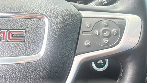 Used 2024 GMC Terrain SLT image 17