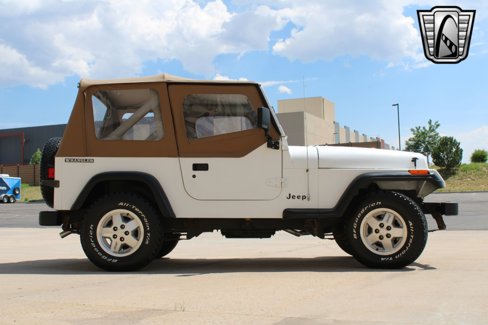 Used 1990 Jeep Wrangler S image 7
