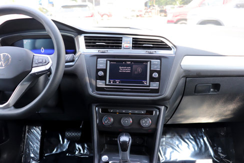 Used 2022 Volkswagen Tiguan S image 19