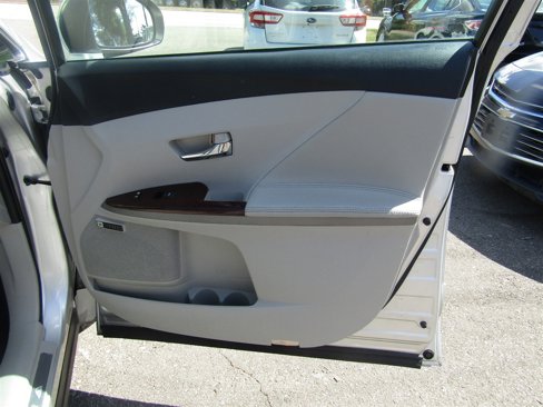 Used 2010 Toyota Venza AWD image 21