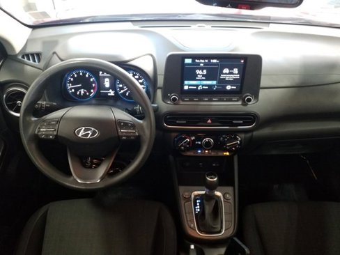 Used 2023 Hyundai Kona SEL image 3
