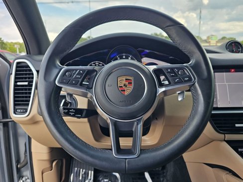 Certified 2019 Porsche Cayenne w/ Premium Package image 35