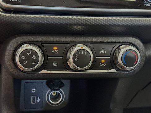 Used 2023 Nissan Kicks S image 12
