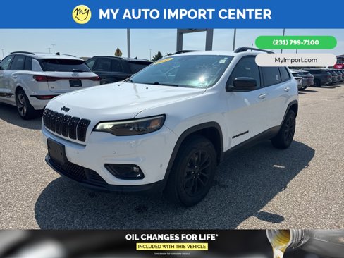 Used 2023 Jeep Cherokee Altitude Lux image 3