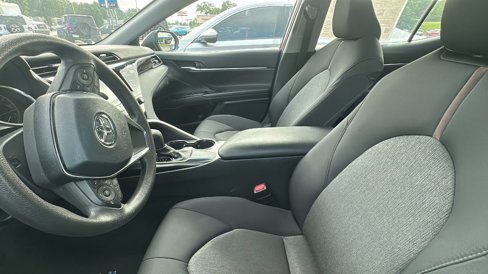 Used 2020 Toyota Camry LE image 11