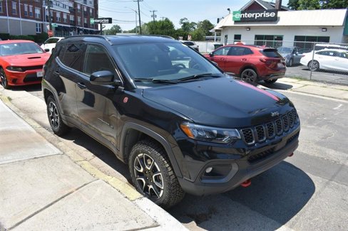 Used 2024 Jeep Compass Trailhawk image 4